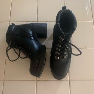 No Boundaries Women Black Chunky Combat Zip Lace Boots- 8W